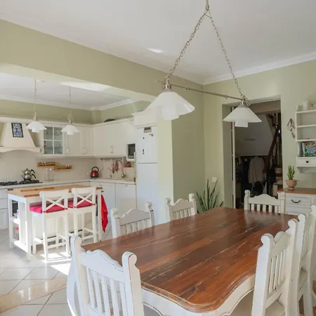 Zuzu Marmaris Daily Weekly İçmeler