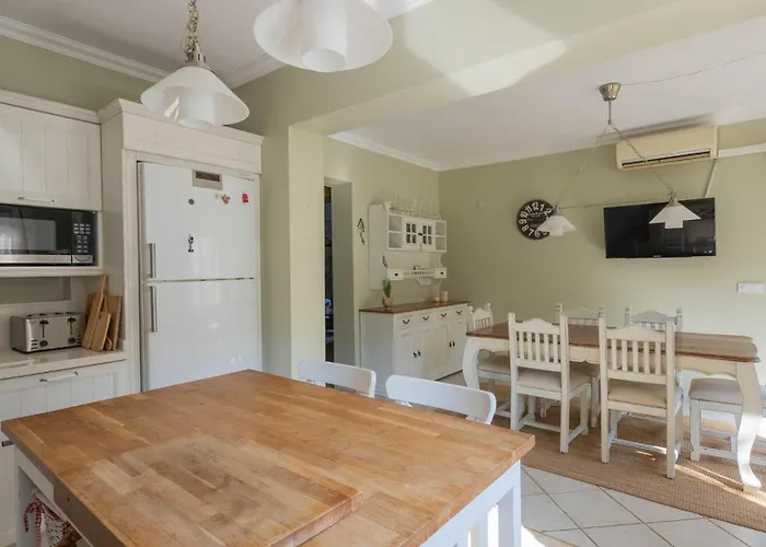 Zuzu Marmaris Daily Weekly Villa