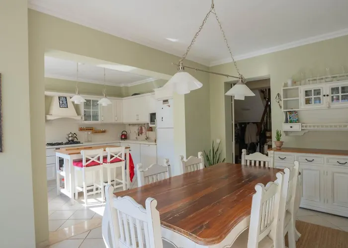 Zuzu Marmaris Daily Weekly İçmeler